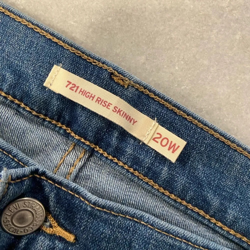NWT Levi’s Size 20W High Rise Skinny 721 Medium Wash Stretch Classic 5 Pocket - Image 12