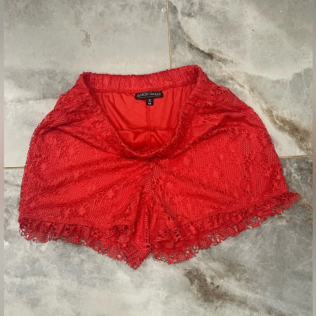 Almost Famous Red Lace Shorts - Image 3