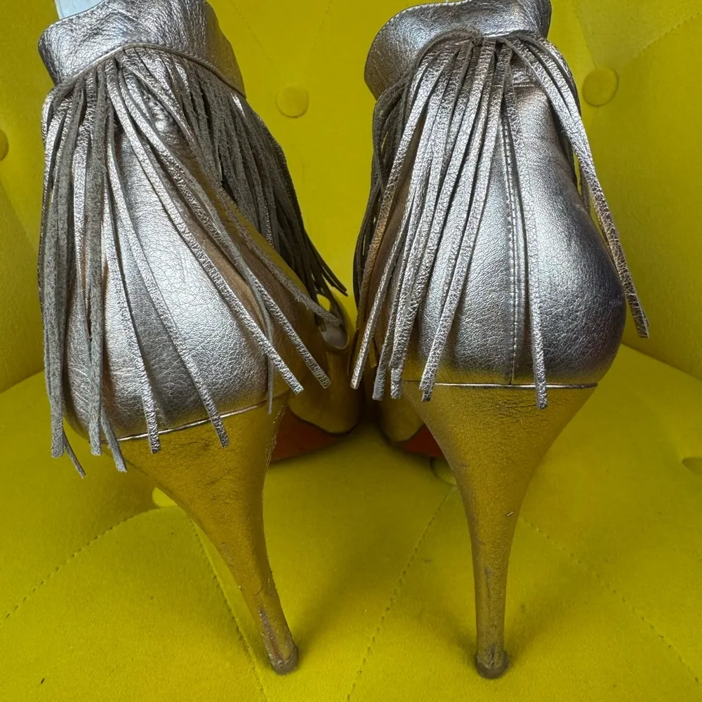 Christian Louboutin Veau Velours Fringe Courtain Pumps In Cafe Creme Size 38 - Image 3