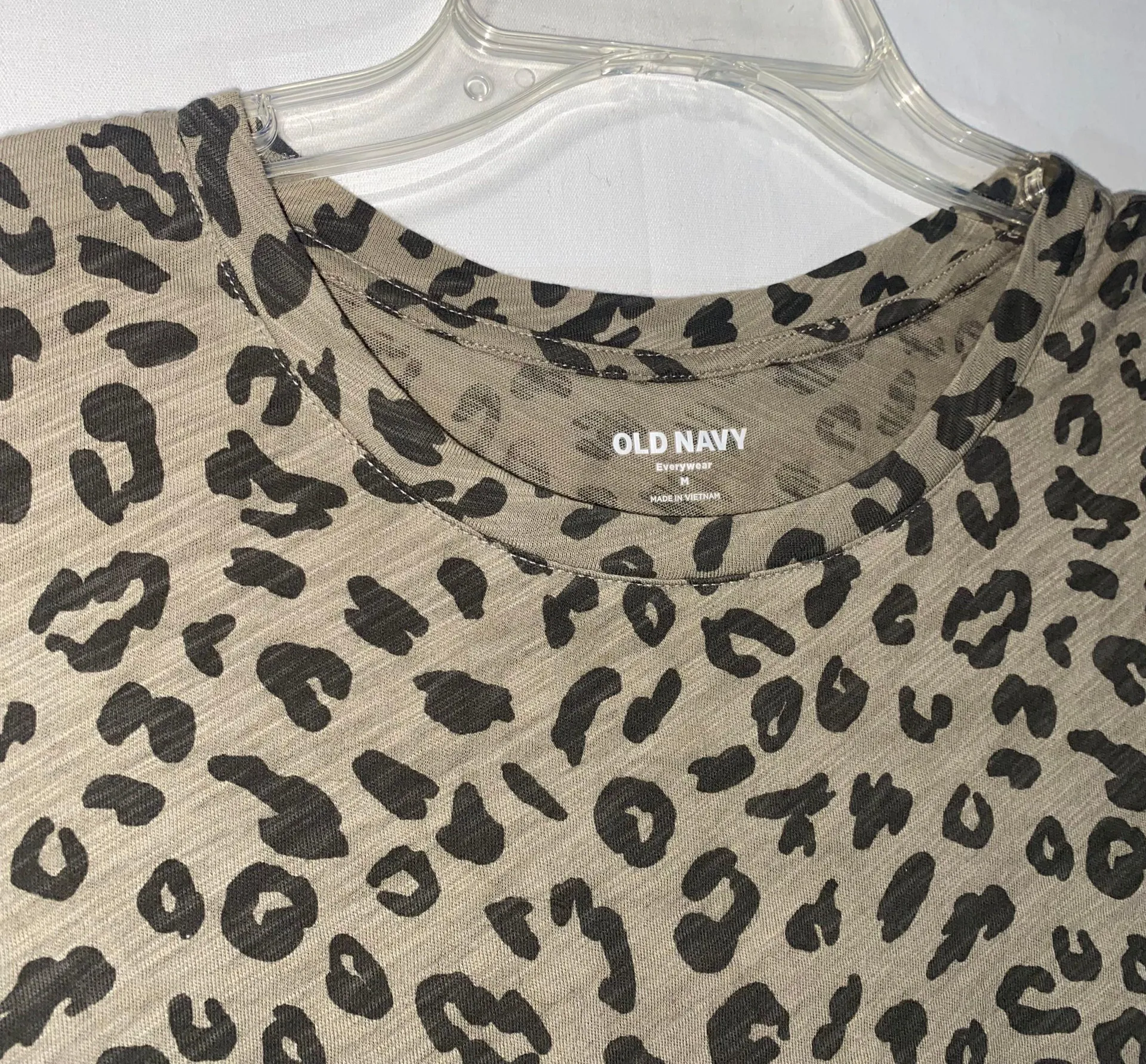 Animal Print Tee Women’s Medium - Image 2