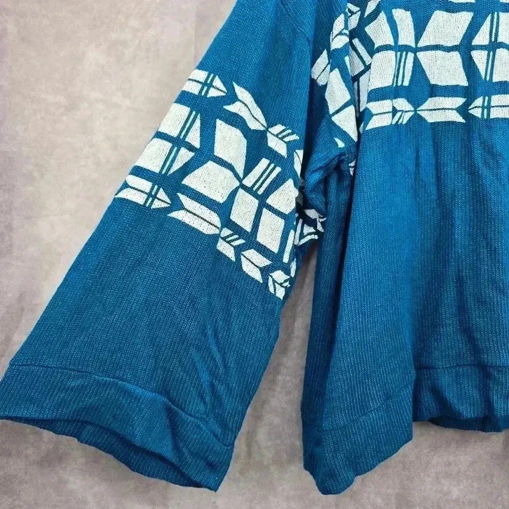 Wildfox Blue White Pattern Sweater Cardigan Wide Sleeves Small‎ - Image 4
