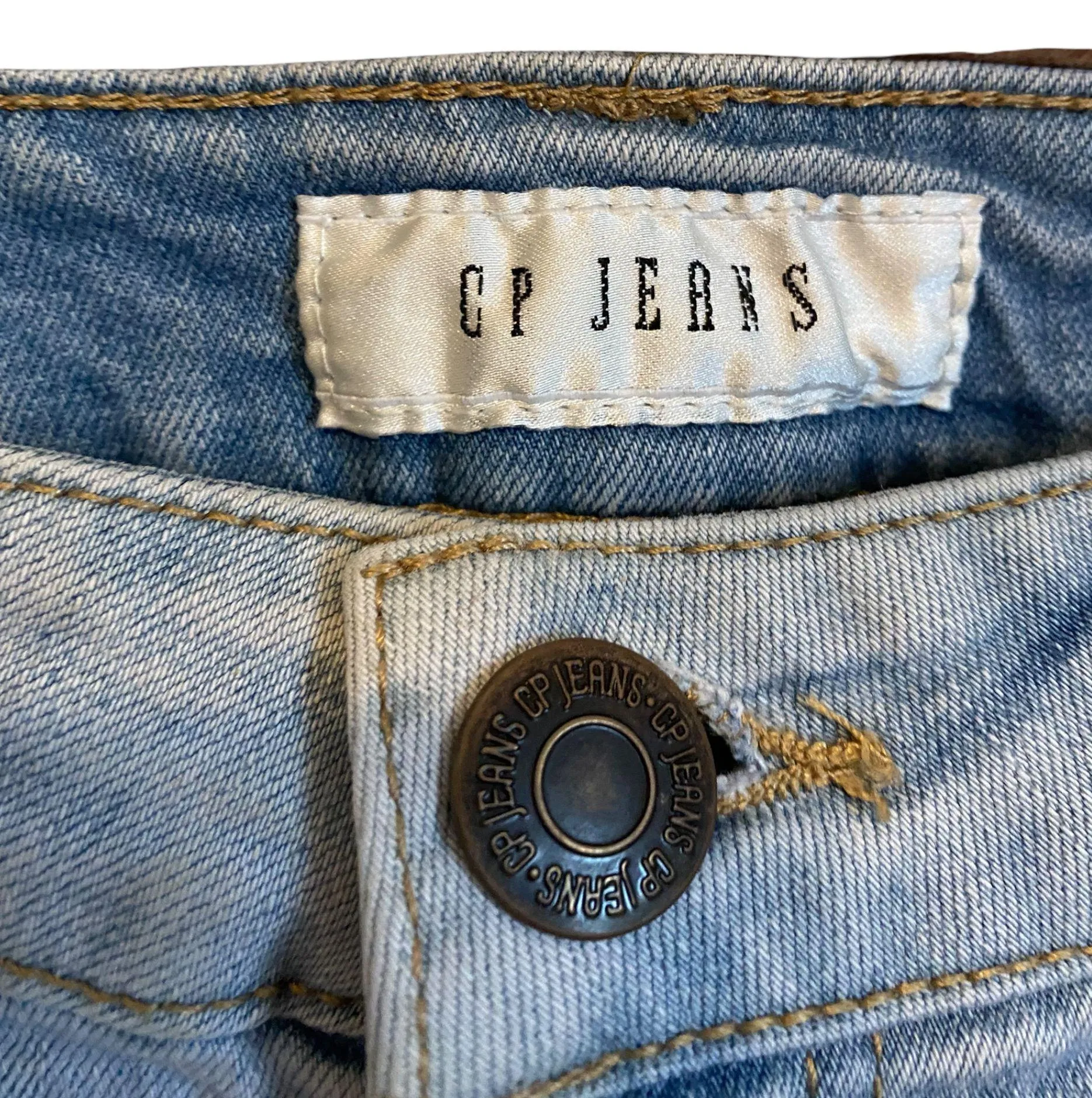 CP  Light Wash Mid Rise Skinny Jeans Size 11 - Image 3