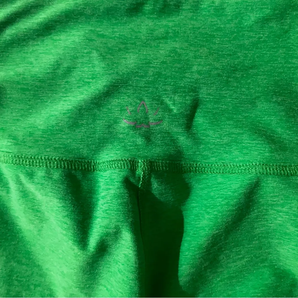 Beyond yoga space dye biker shorts size small - Image 5