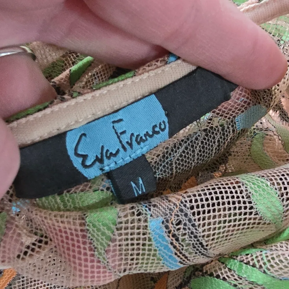 Anthropologie Eva Franco Beige Bosque Embroidered Toucan Blouse Size Medium - Image 6