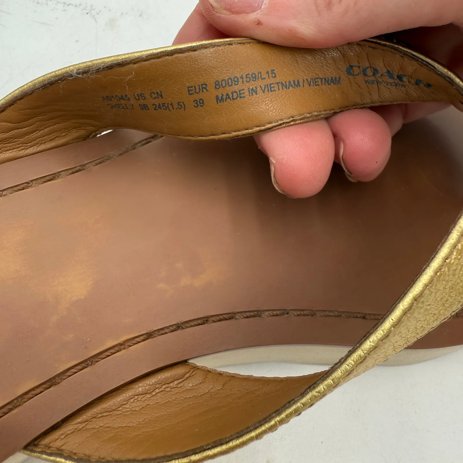 Coach Gold Shelly Leather Thong Flip Flop Sandals Size 9 - Image 7