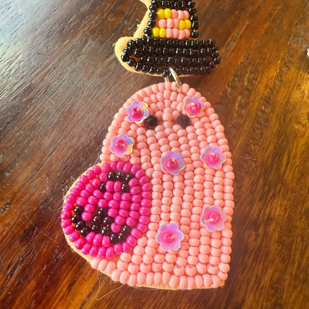 Beaded Halloween Ghost Earrings – Pink Ghost with Witch Hat - Image 3