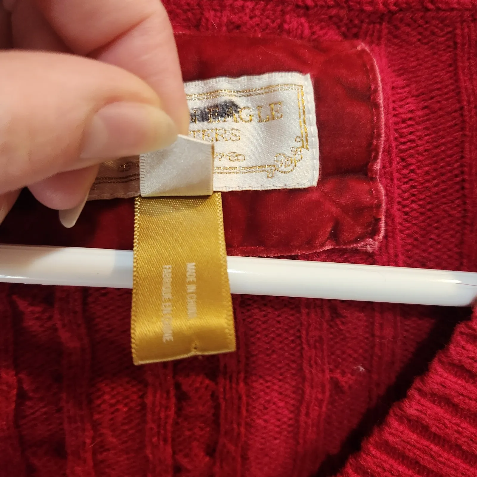 American Eagle Outfitters Classic Cable Knit Pullover V-Neck Sweater Red Medium - Image 7