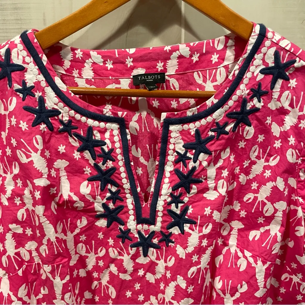 Cute pink lobster print navy embroidery collar beach pool tunic top Talbots - Image 9