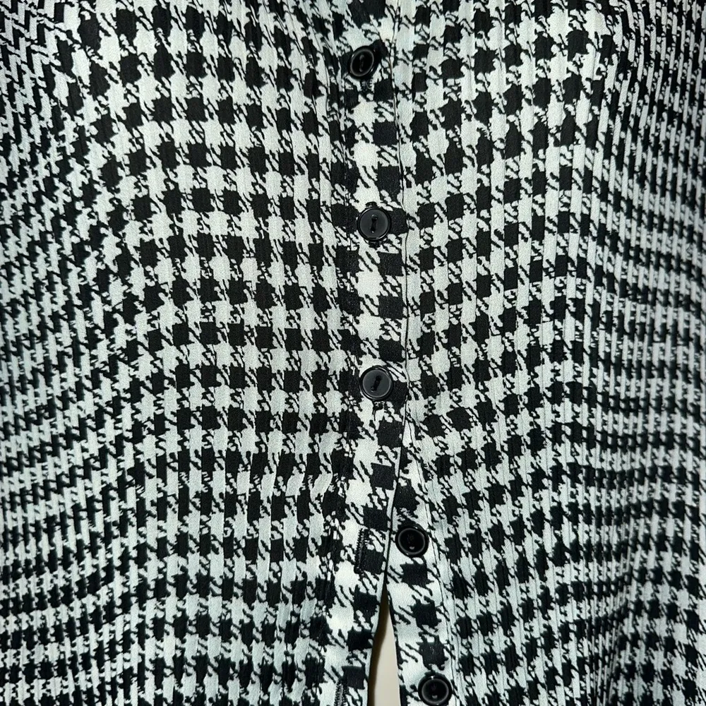 Covington Y2K Stretch Pleated Houndstooth Long Sleeve Top - Image 2