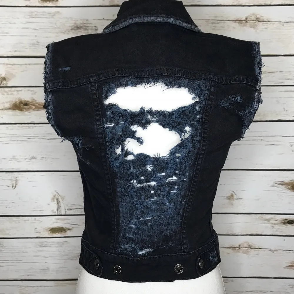 🌴Levi’s Womens Distressed Dark Denim Vest Size XS - Image 4