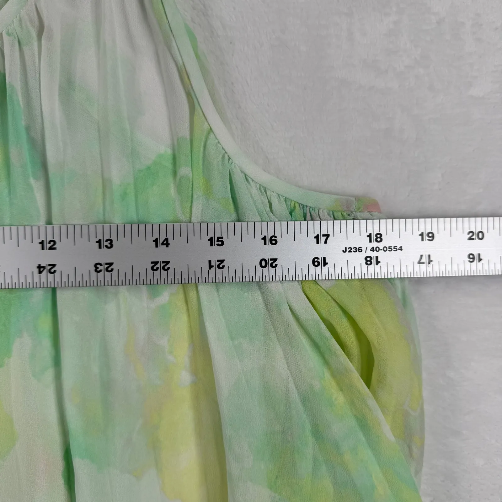 Club Monaco Women S P Pleated Tank Top Green Yellow Watercolor Print - Image 2