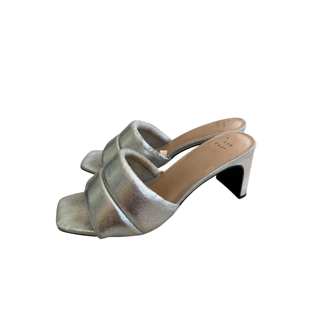 A NEW DAY Silver Metallic Padded Slide Sandals Heels Size 8 - Image 6