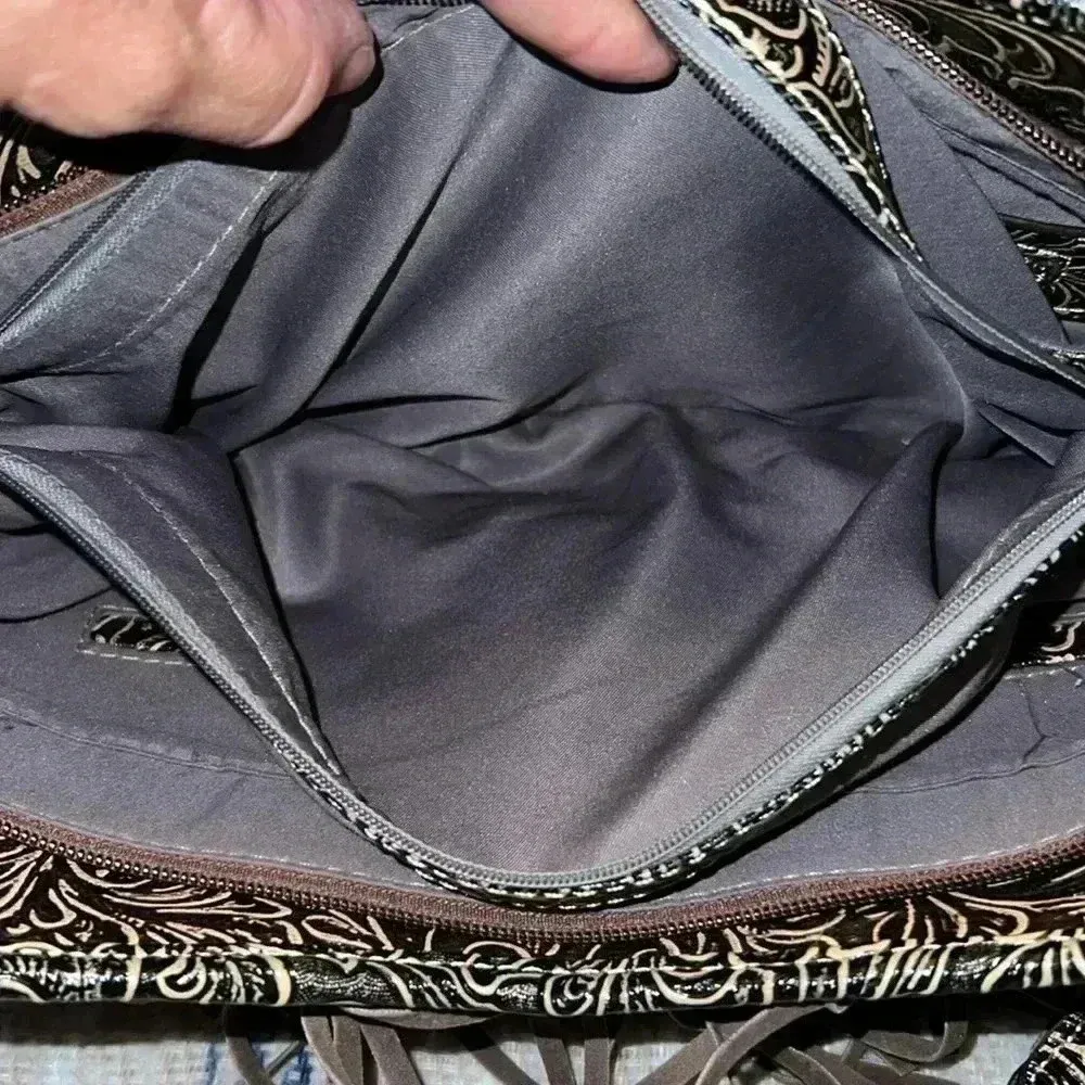 Western Shoulder Bag with Fringe Brown - Image 5