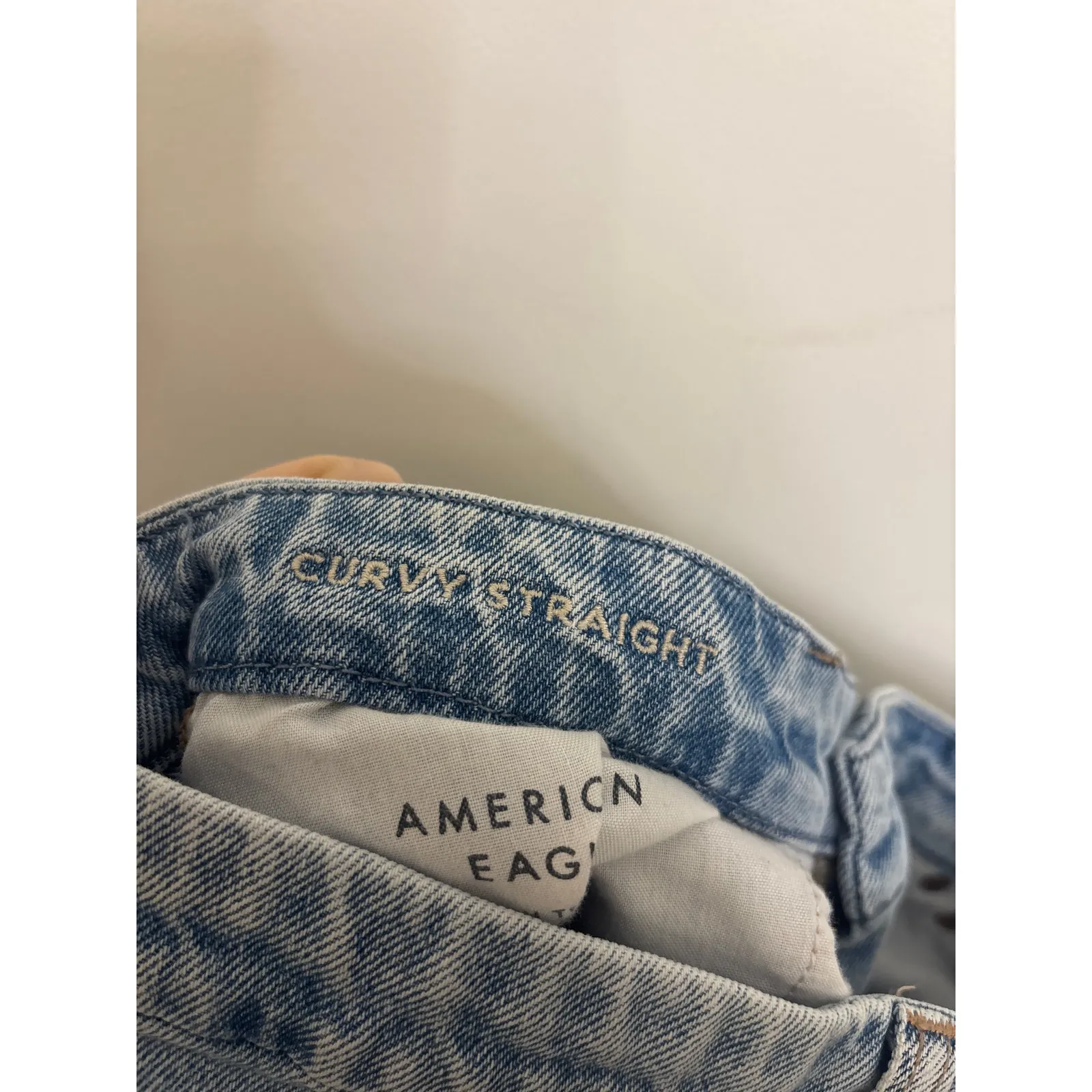 American Eagle Curvy Straight Jeans Womens 8 Light Wash Distressed Ripped Blue - Image 4