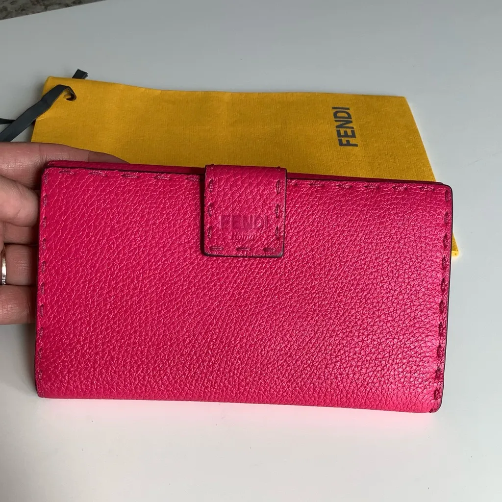 FENDI SELLERIA PEEKABOO long wallet 🔥🔥🔥 - Image 3
