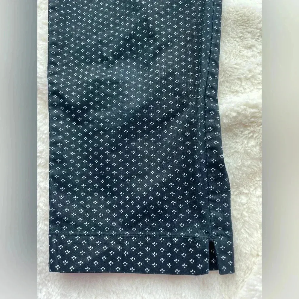 Loft navy and white floral pattern capris, size 8​ - Image 5