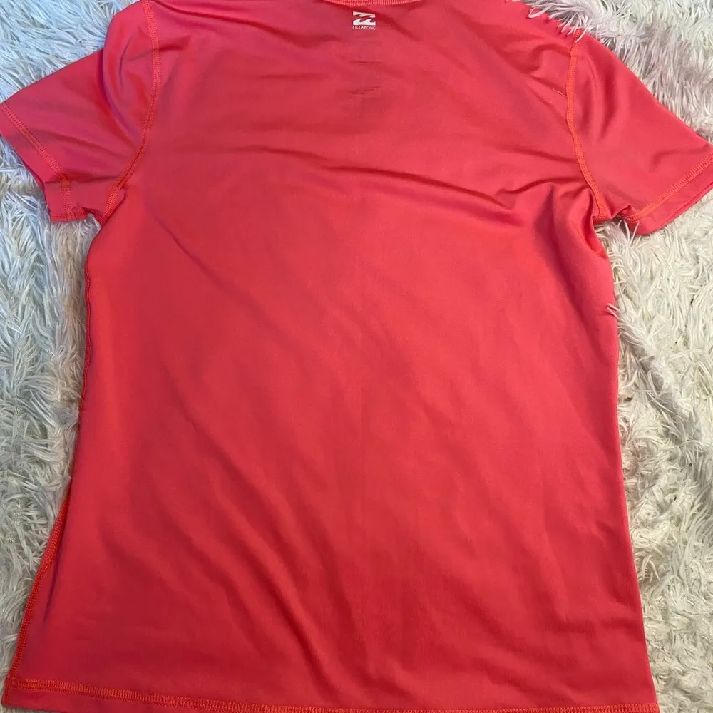 Billabong athletic shirt rashguard short sleeve top - Image 3