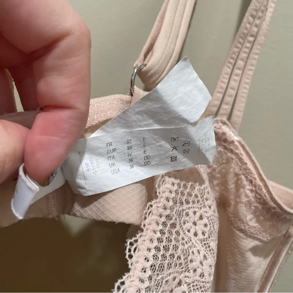 Chantelle Lace Underwire Bra Nude Womens Size 36 DD Adjustable Straps - Image 8