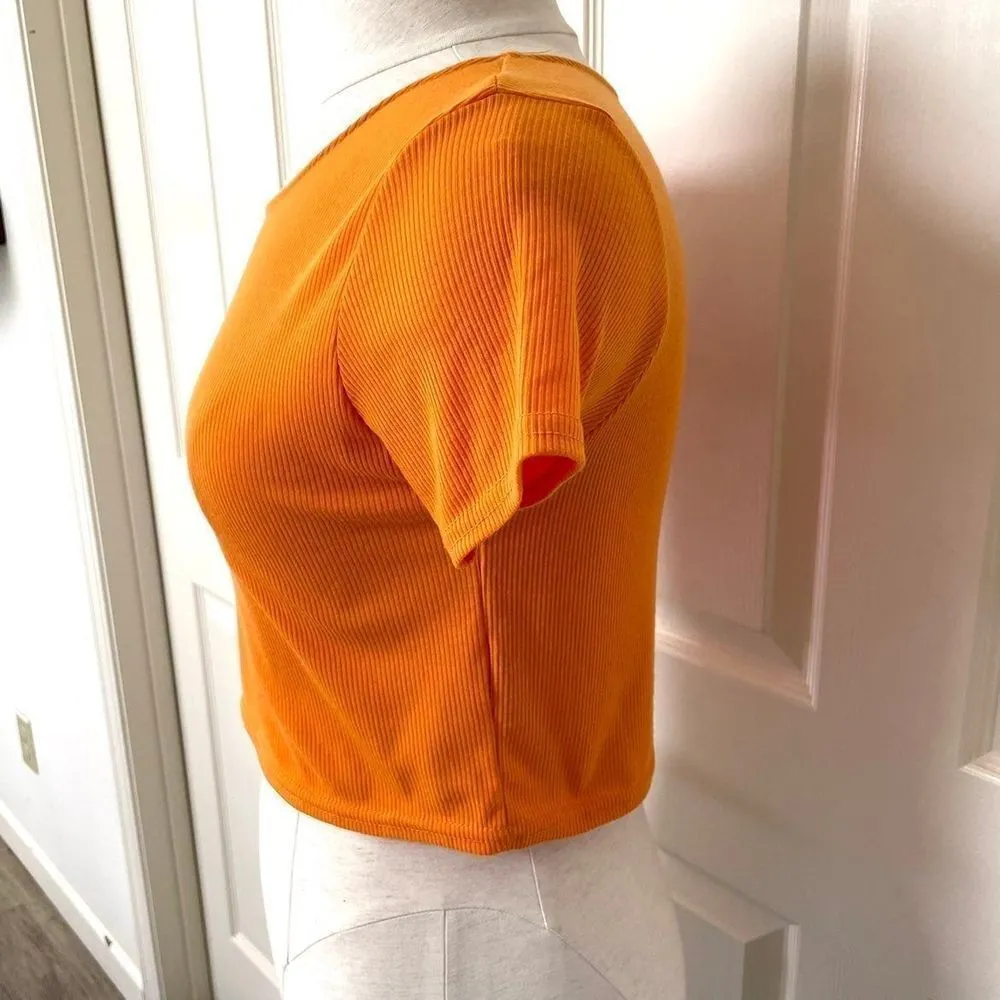 Boohoo cropped orange short sleeved top - Image 3