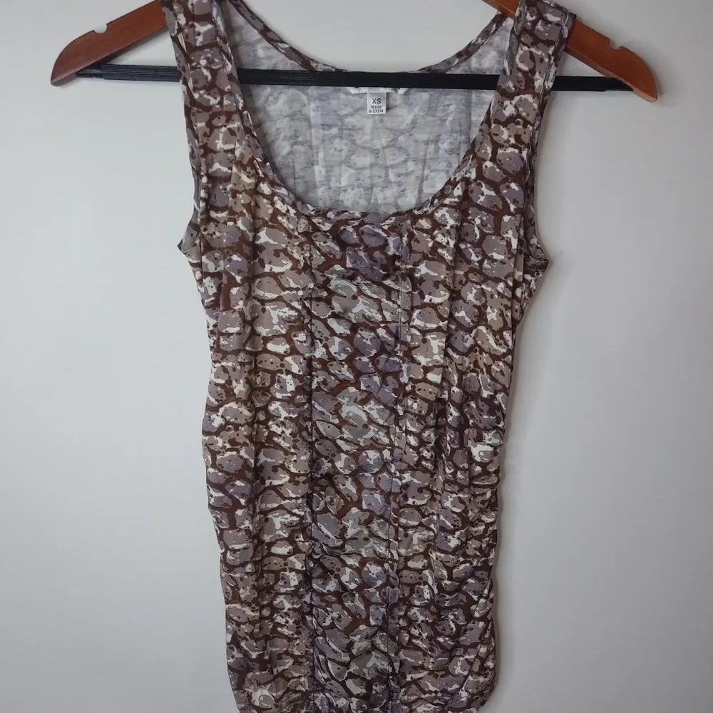 CAbi  XS Taupe Reptile Tie Front Tank Jacket Set Top - Image 13