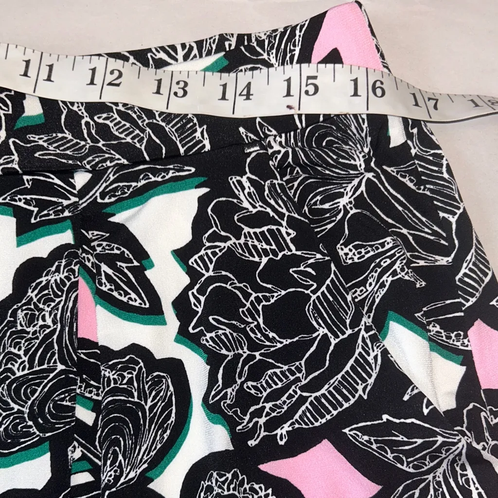 Express‎ High Waist Floral Shorts - Black, Pink, and White Flowy M - Image 6