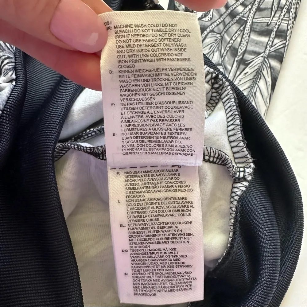 Adidas Originals Florera Water Jungle Black White Grayscale size extra smalll - Image 8