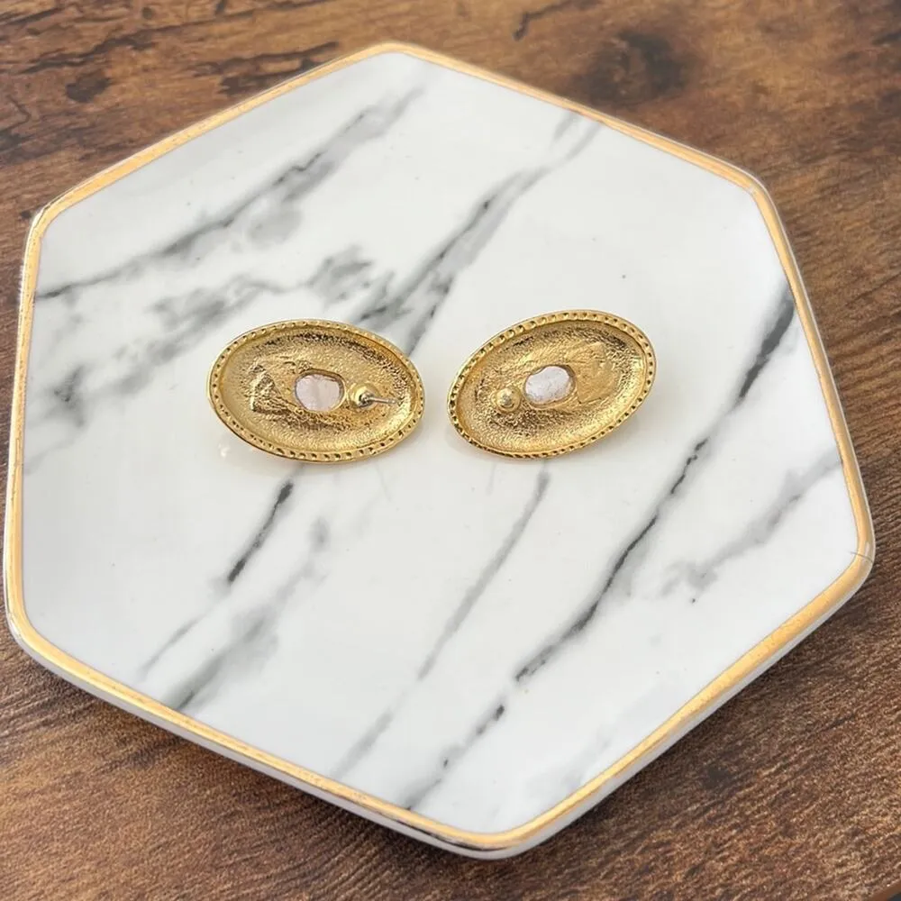 Vtg Gold Tone Stud Earrings Jewel Tones Emerald Green Jewelry Elegant Classic - Image 2