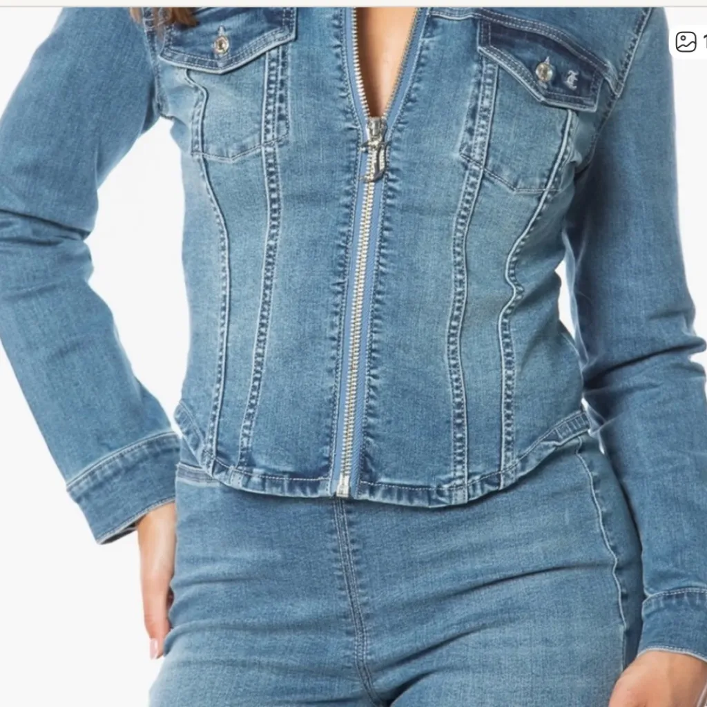 Juicy Couture Corset Style Front Zip Trucker Jacket in Light Wash sz S NWT - Image 6