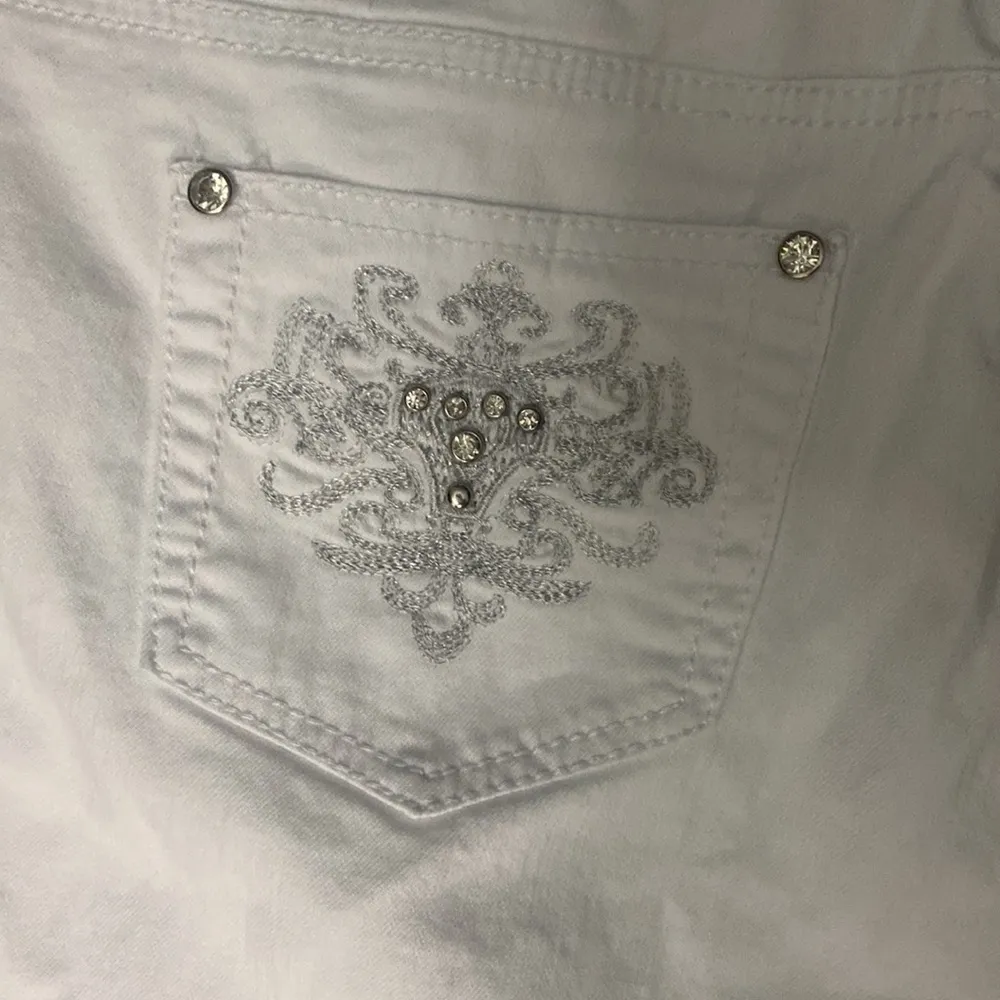 Bebe 2B  White Rhinestone Jeans - Image 4
