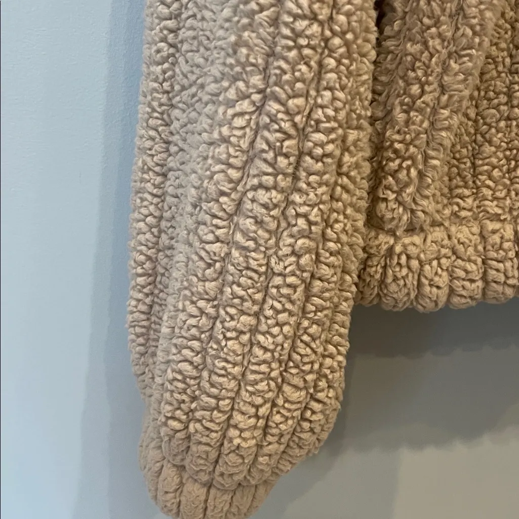 Cozy Tan Sherpa shirt jacket large - Image 4