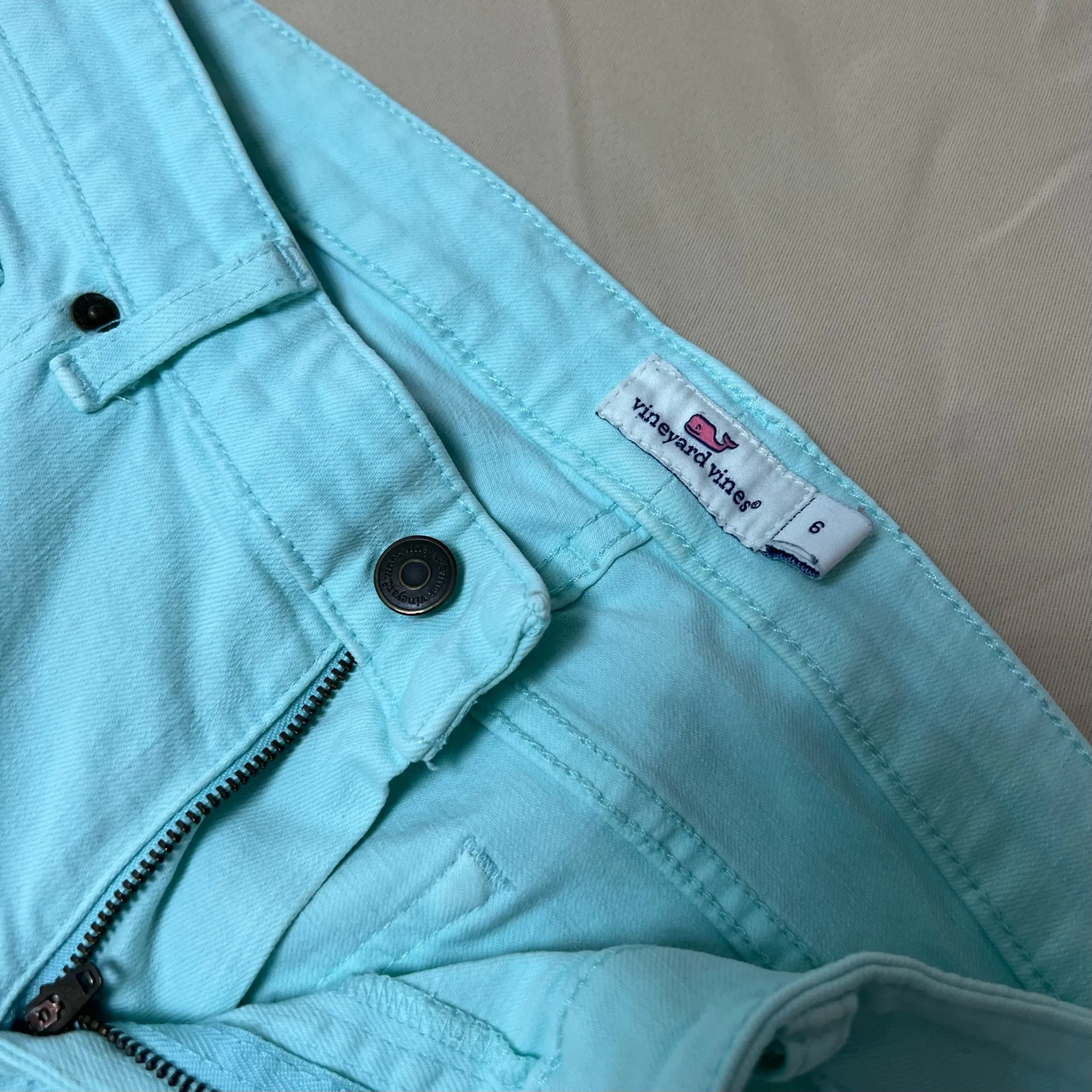 Vineyard Vines  Light Blue Jeans - Image 4