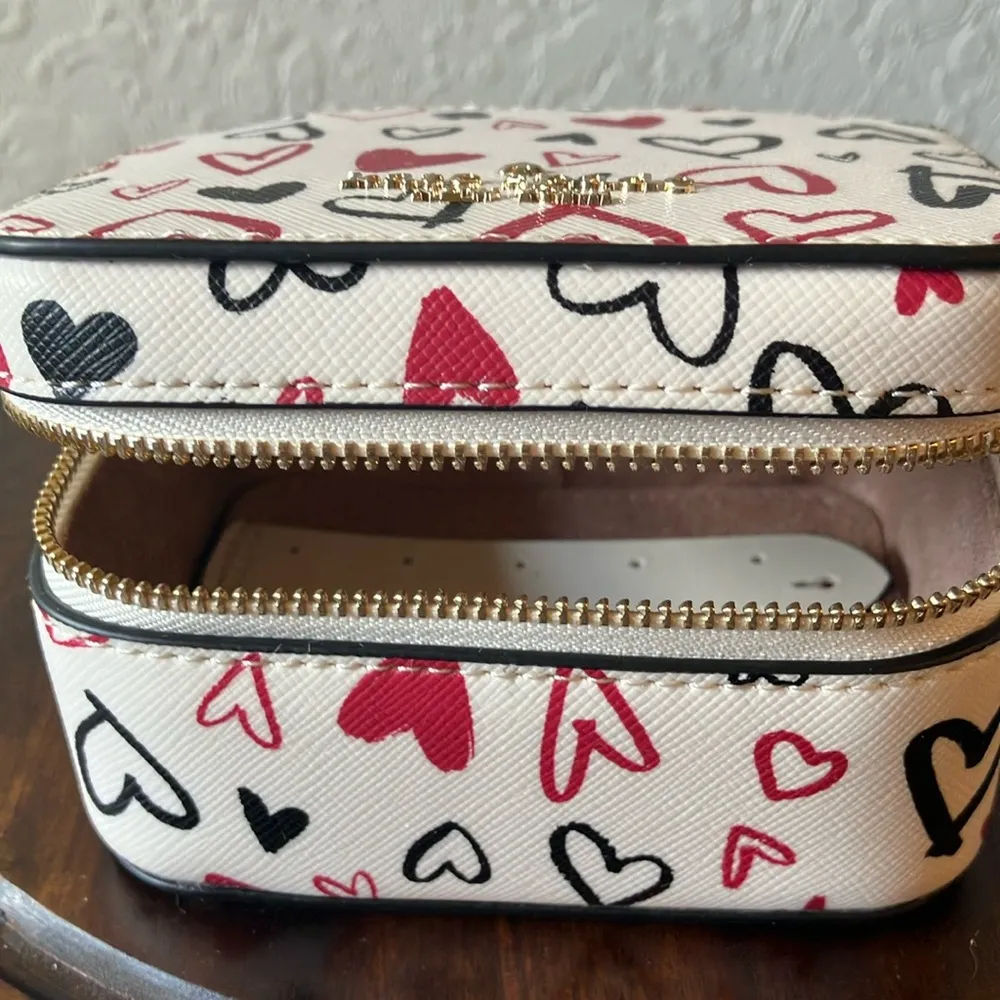 Kate Spade: Heart Print Jewelry Box- Gold Tone- Travel - Image 11