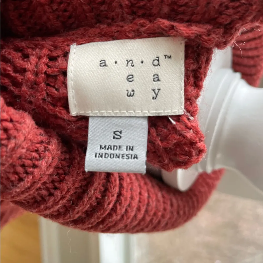 A New Day Burnt Orange Red Textured Cowlneck Round Hem Sweater Size Small - Image 7