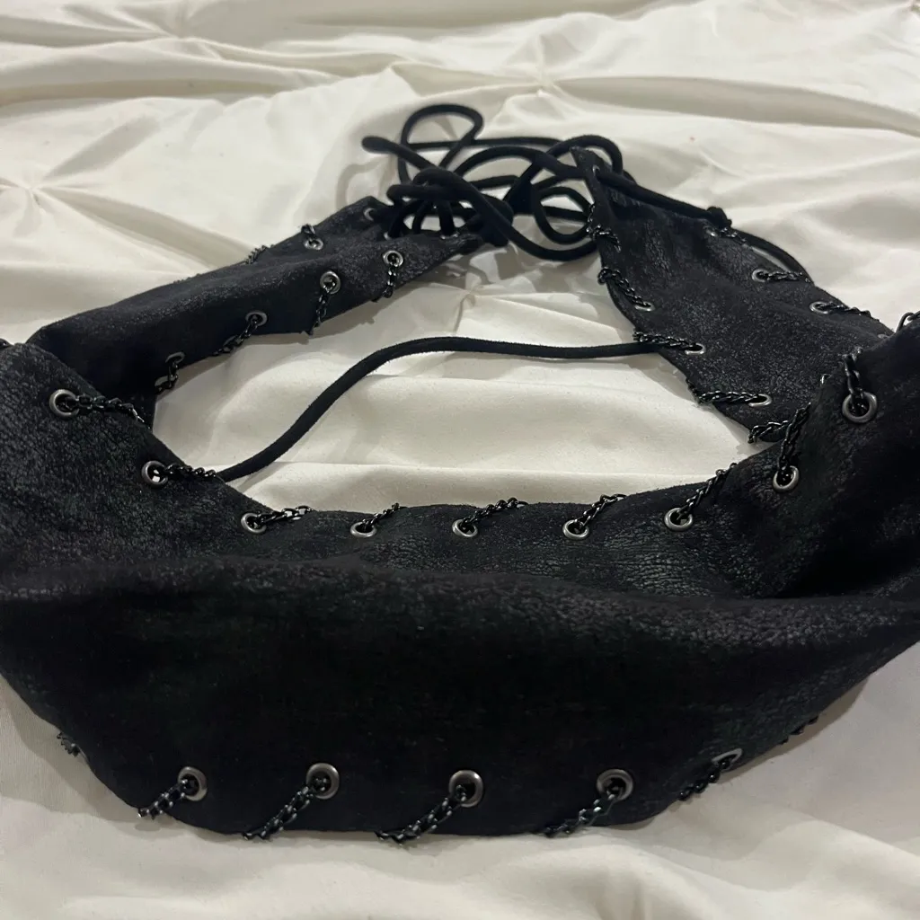 Black Lace - Image 3