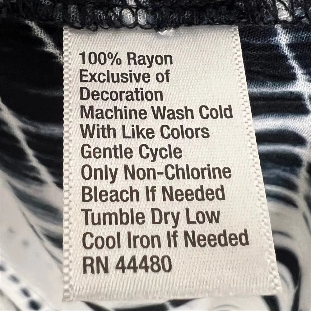 Wonderly  Black and White Tie Dye Embroidered Kimono Medium/Large - Image 7