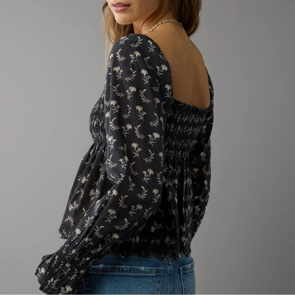 AMERICAN EAGLE Long-Sleeve Smocked
Navy Babydoll Blouse Bohemian Fall SMALL - Image 6