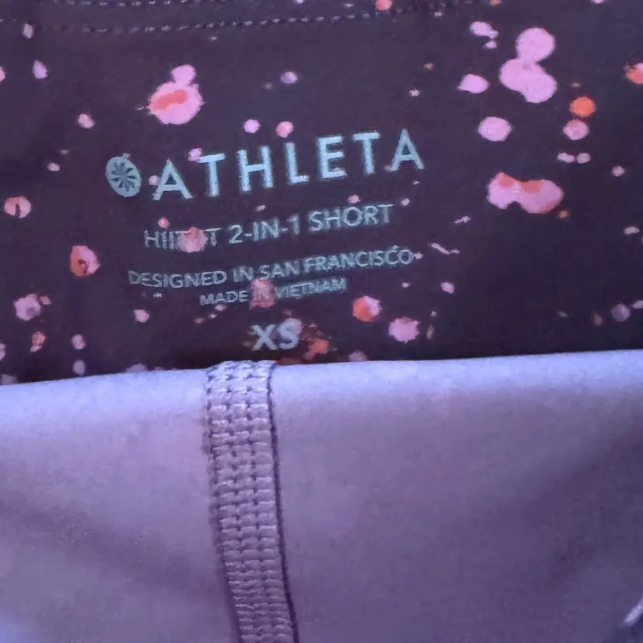 Athleta Hiit 2 in 1 Short Purple Splatter Print Women's XS Athletic - Image 3