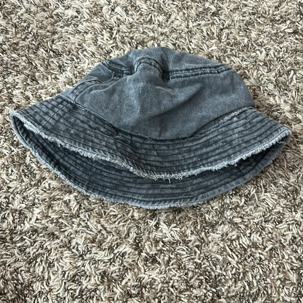 David and Young Charcoal Wash Bucket Hat Gray - Image 3