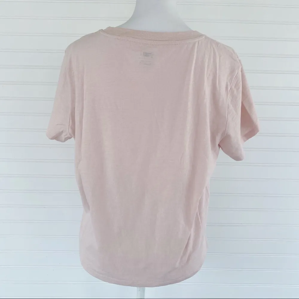 Levi's embroidered logo Tshirt Size XL NEW - Image 3