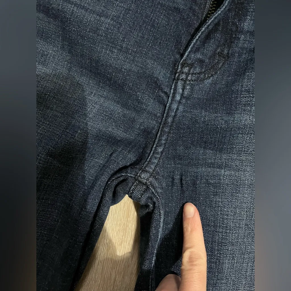 Abercrombie & Fitch Dark Wash Skinny Jeans Size 0R - Image 4