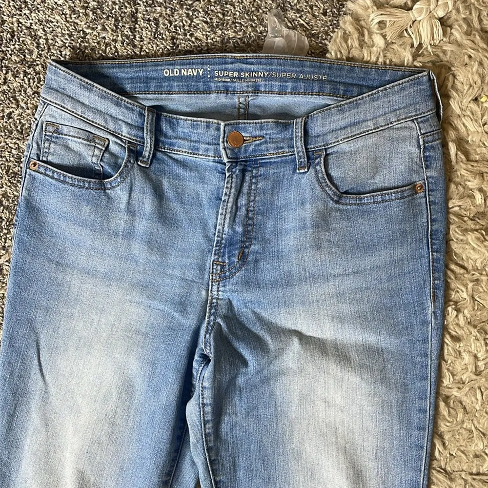 Old navy super skinny sz 8 Women's Blue Denim Jeans - Image 3