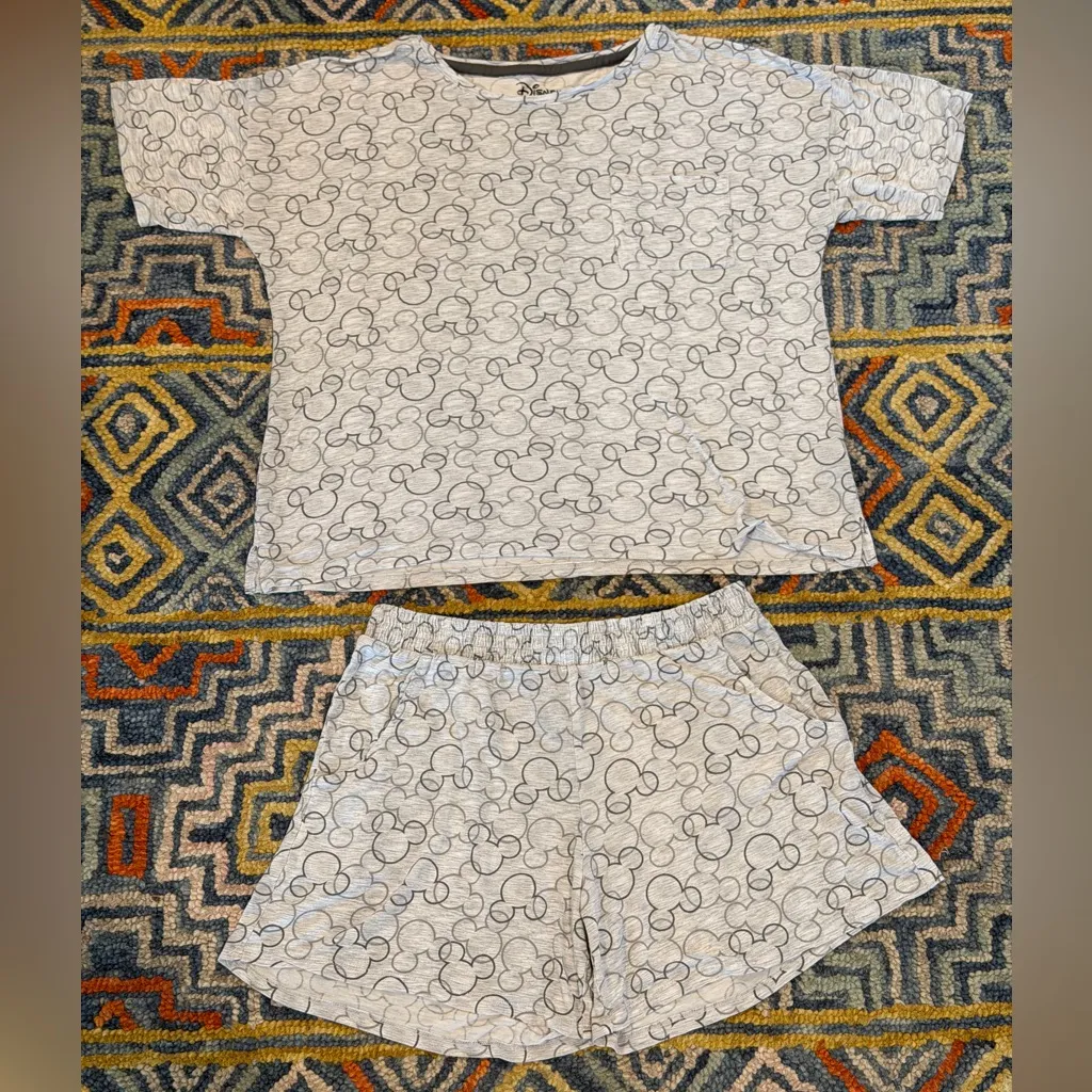 Disney Women's Light Gray Mickey Mouse Pajama Set Size Small - Image 3