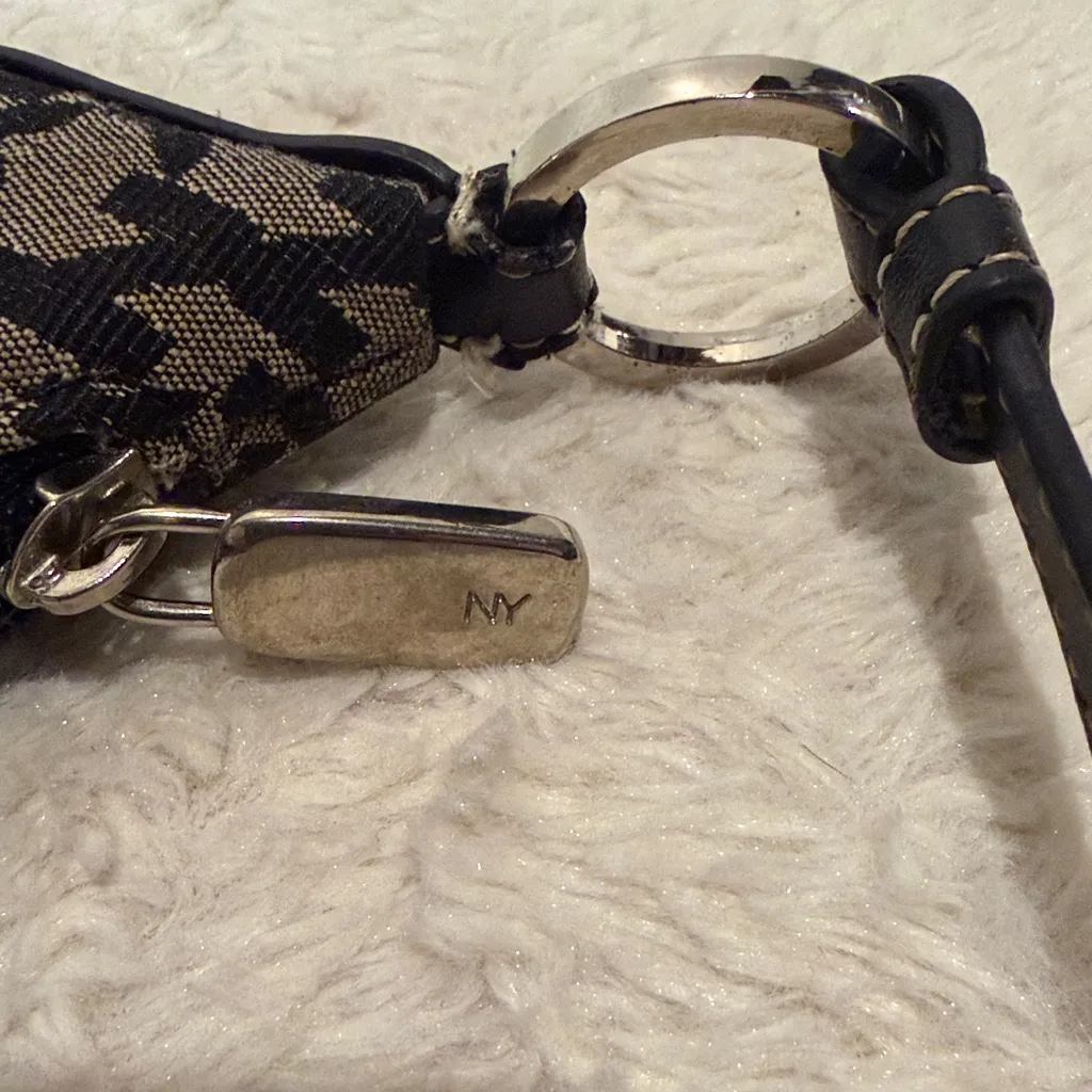 New York & Company - Image 8