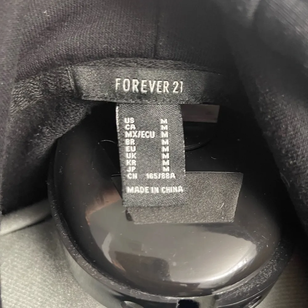 🖤Byee-Byee Graphic Cropped  Hoodie, Medium - Image 4