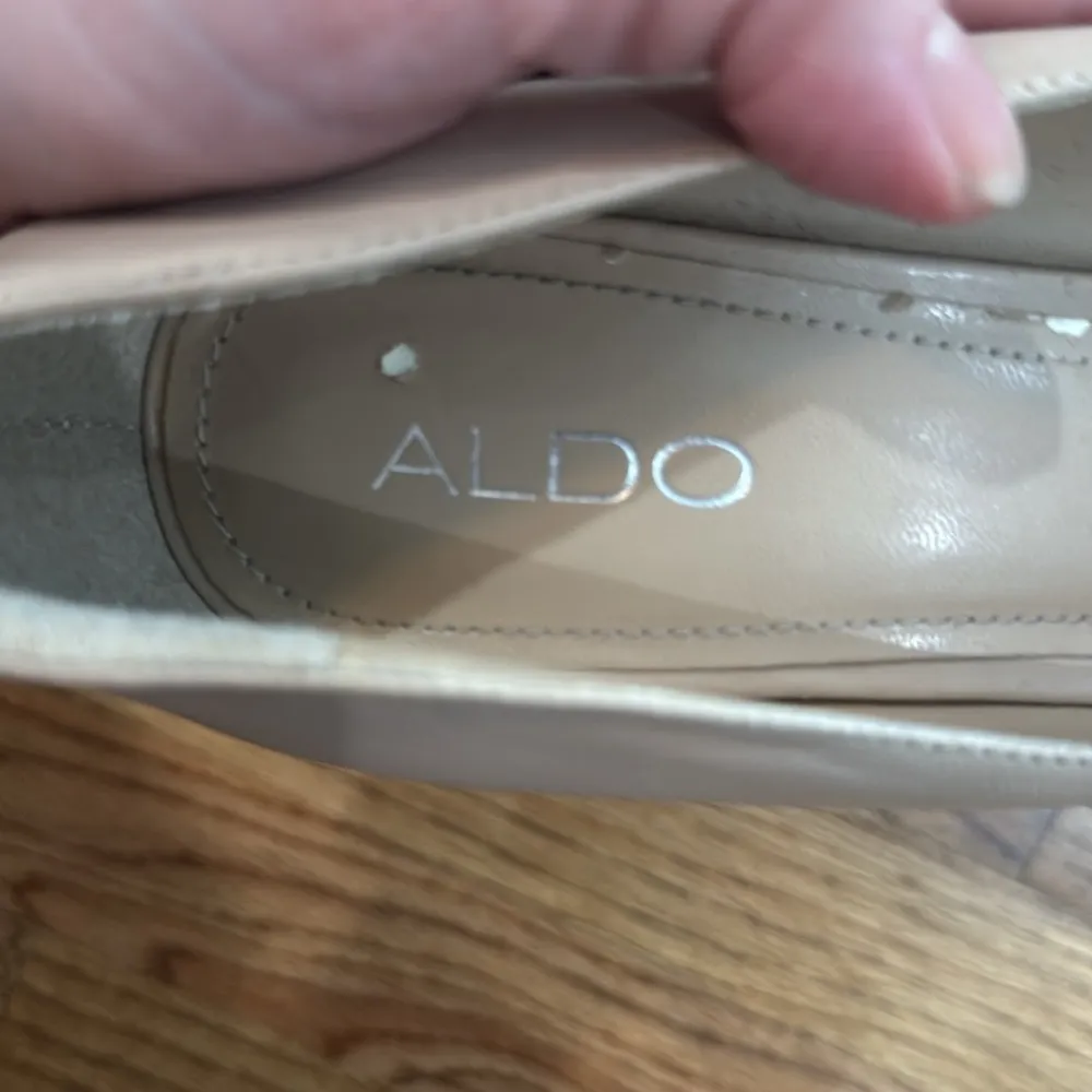 ALDO Women's Cream Pumps size 8/39 - Image 2
