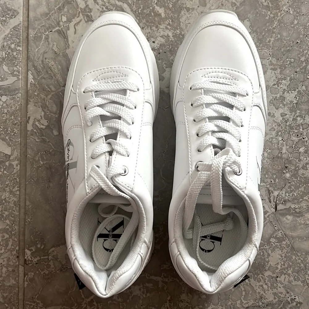 Calvin Klein Jeans Cayle Logo Casual Lace-Up Sneakers White Size 6.5M Retail $89 - Image 7