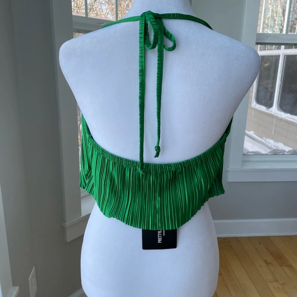 Pretty Little Things Bright Green Pleated Crop Top Size M NWT - Image 3
