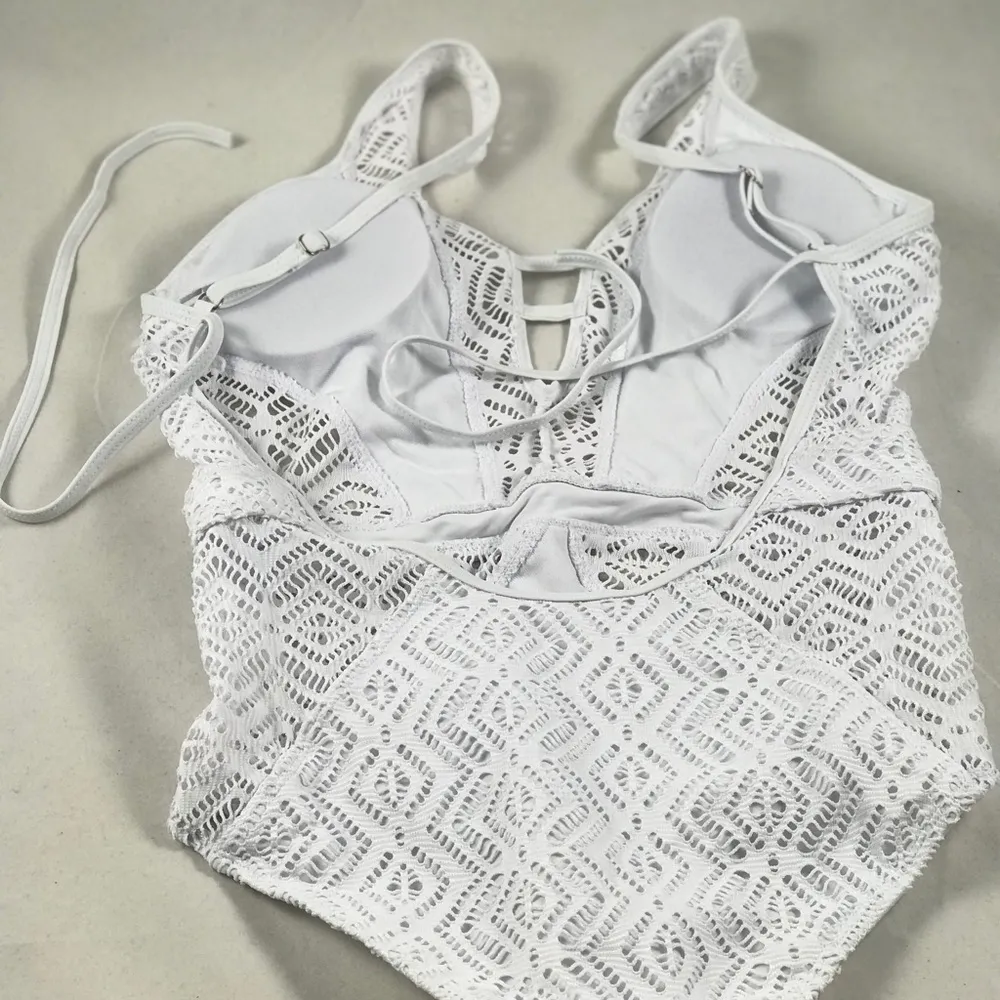 MD White Crochet Floral Swimsuit Size M - Image 4