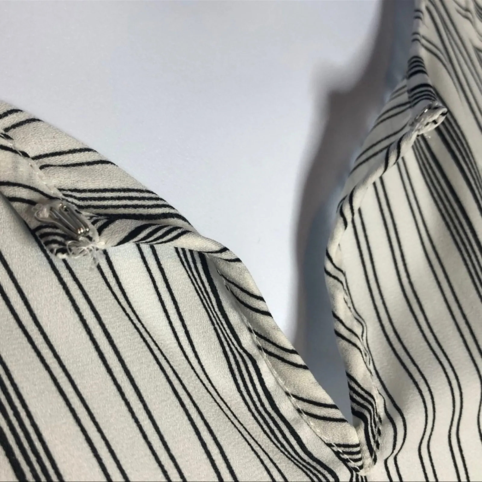 Zac & Rachel Petite Bell Sleeve Blouse L Black White Stripe Office Chic Size undefined - Image 9