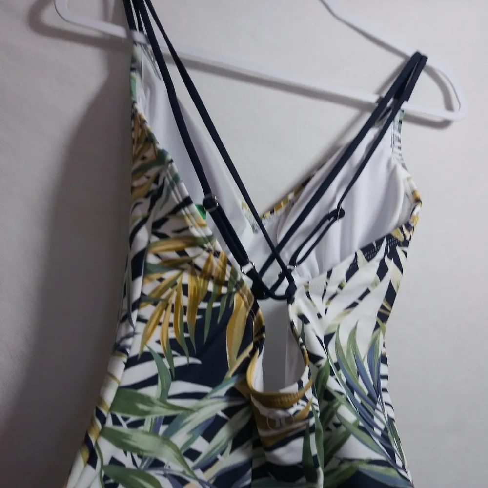 Hurley Ladies' Size Medium, One-Piece Swimsuit, UPF 50+, Cayman Palms Size XL - Image 7